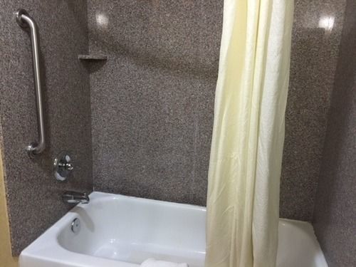 Spark By Hilton Stockton 3*